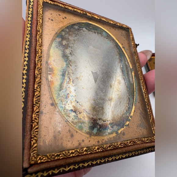 Antique Daguerreotype and Tintype Lot Male and Child - Picture 4 of 13